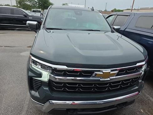 Used 2026 Chevrolet Silverado 1500 LT AWD/4WD image 2