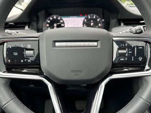 Used 2025 Land Rover Discovery Sport S image 18