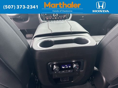 Used 2025 GMC Yukon XL Denali image 24