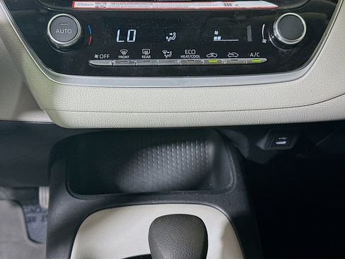 Used 2025 Toyota Corolla LE FWD image 22