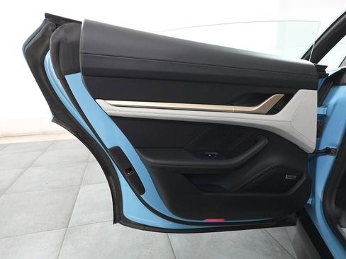 Used 2020 Porsche Taycan 4S image 26