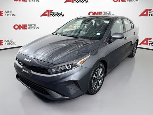 Used 2024 Kia Forte LXS FWD image 3