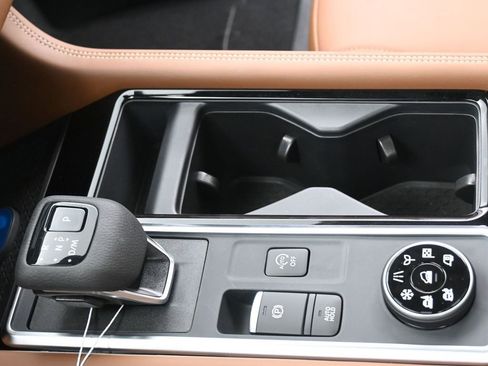 New 2026 Nissan Pathfinder Platinum image 24