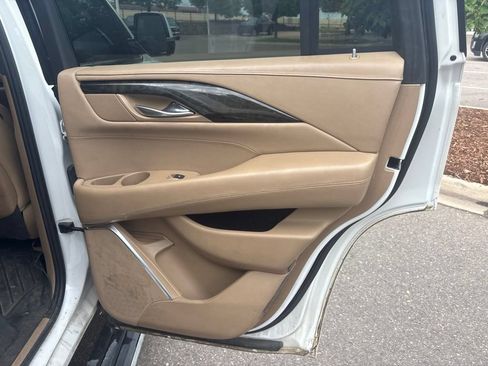 Used 2018 Cadillac Escalade Platinum AWD/4WD image 26