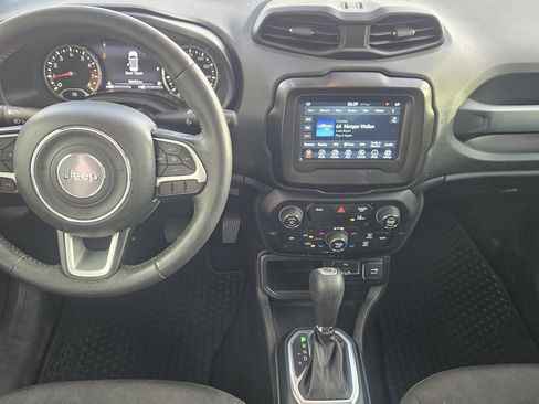 Used 2021 Jeep Renegade Latitude w/ Convenience Group FWD image 9