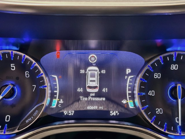 Used 2025 Chrysler Pacifica Limited FWD image 13