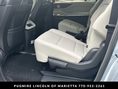 New 2026 Lincoln Navigator L Reserve AWD/4WD image 11