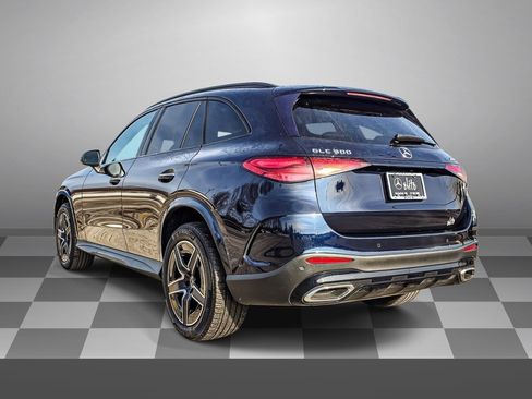 Used 2023 Mercedes-Benz GLC 300 4MATIC image 4