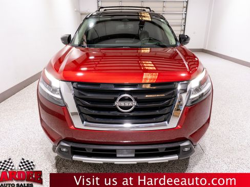 Used 2022 Nissan Pathfinder Platinum w/ Cargo Package AWD/4WD image 7