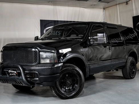 Used 2004 Ford Excursion Limited AWD/4WD image 4