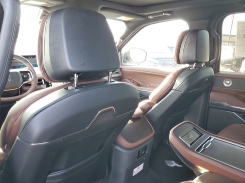 New 2026 Lincoln Navigator Reserve image 28