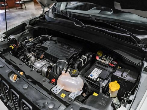 Used 2023 Jeep Renegade Trailhawk AWD/4WD image 46