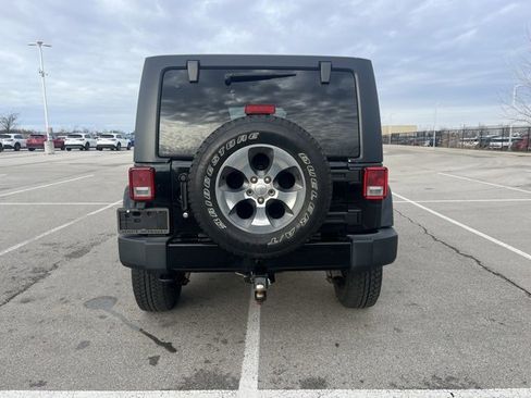 Used 2018 Jeep Wrangler Unlimited Sahara w/ Connectivity Group image 7