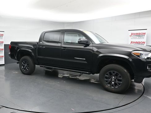Used 2023 Toyota Tacoma SR5 AWD/4WD image 2