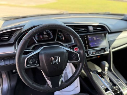 Used 2018 Honda Civic EX image 11