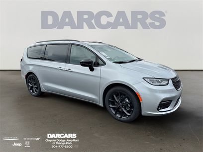 New 2026 Chrysler Pacifica Limited