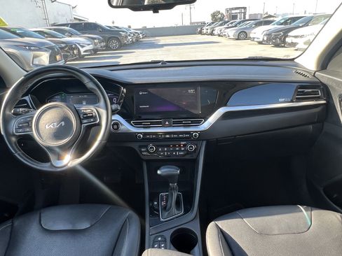 Certified 2022 Kia Niro EX Premium image 18