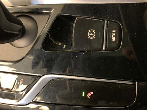 Used 2022 BMW 540i xDrive w/ M Sport Package image 56