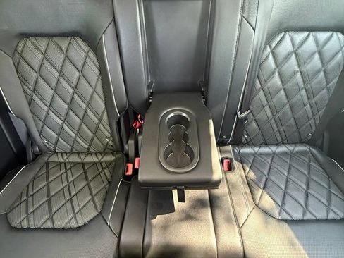 Used 2024 Volkswagen Atlas SEL Premium R-Line AWD/4WD image 32