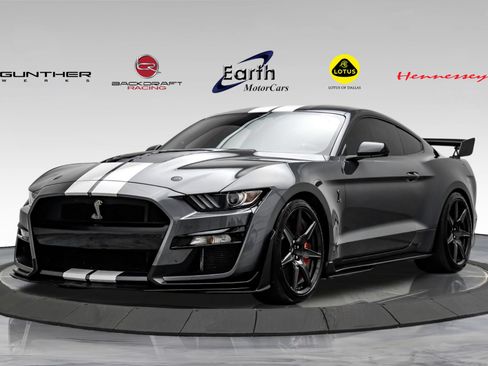 Used 2021 Ford Mustang Shelby GT500 w/ Carbon Fiber Track Pack RWD image 1