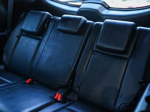 Used 2019 Toyota Highlander XLE image 28