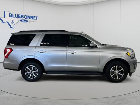 Used 2021 Ford Expedition XLT RWD image 3
