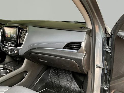 Used 2019 Chevrolet Traverse LT w/ LPO, Floor Liner Package FWD image 26