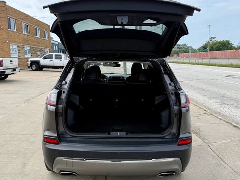 Used 2019 Jeep Cherokee Limited AWD/4WD image 18