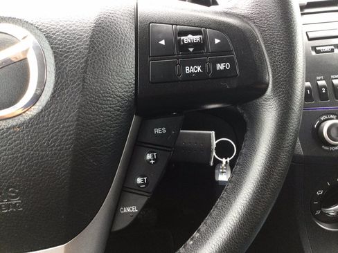 Used 2012 MAZDA MAZDA3 i Touring FWD image 27