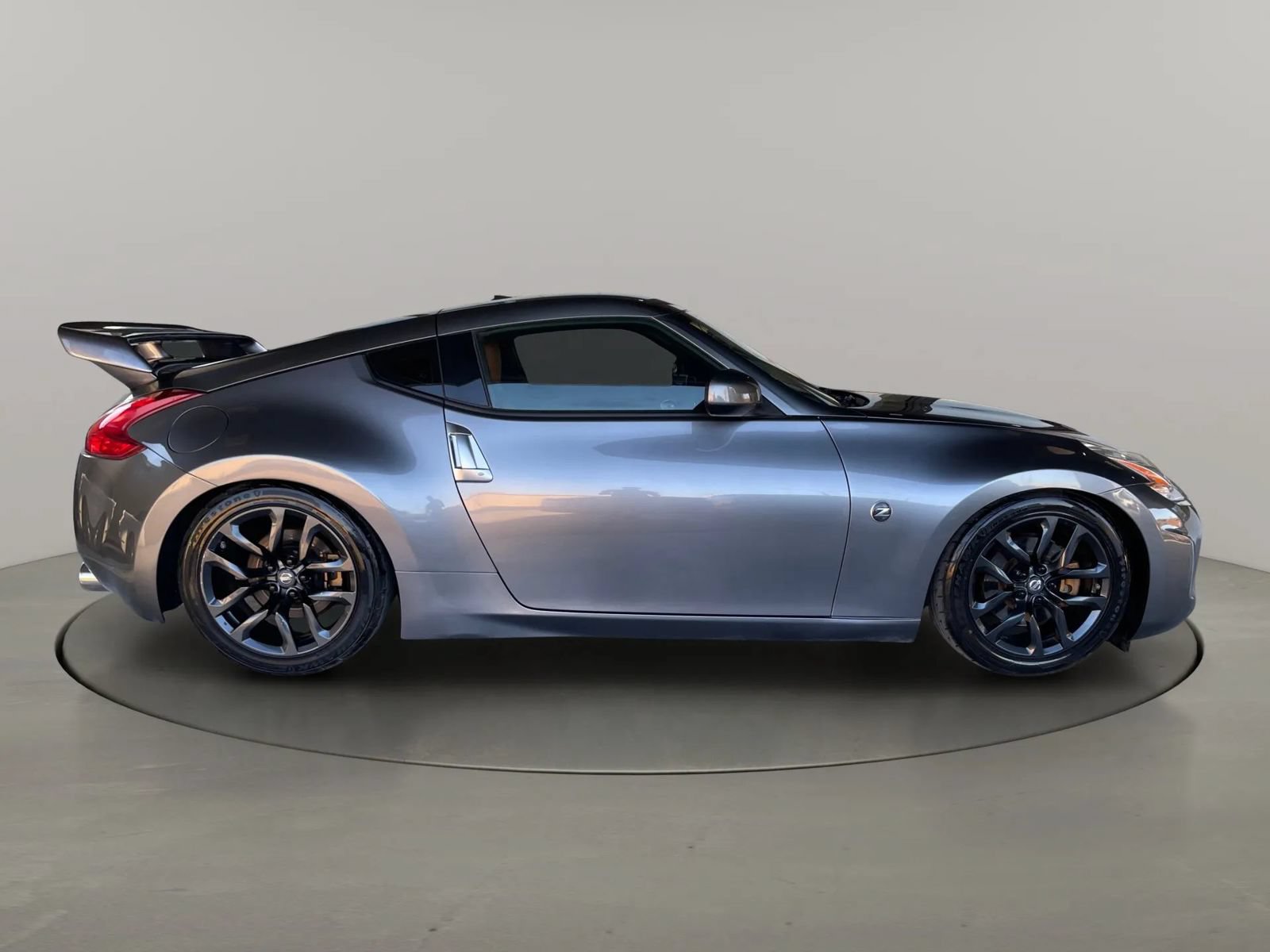 Used 2016 Nissan 370Z Touring RWD image 6