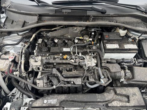 Used 2025 Toyota Corolla Cross LE image 30