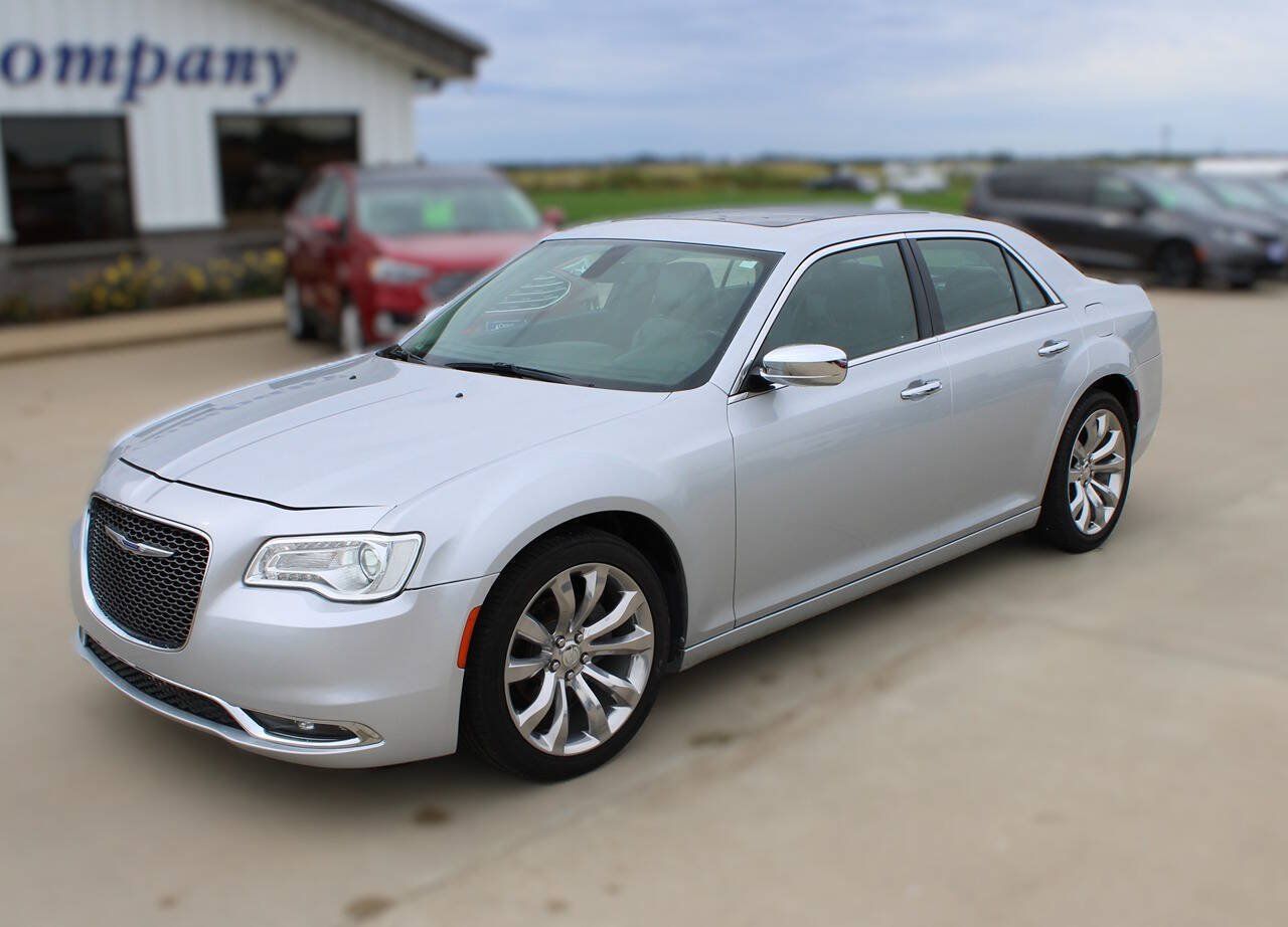 Used 2020 Chrysler 300 Limited RWD image 1