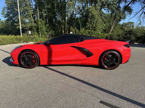 Used 2022 Chevrolet Corvette Stingray Premium Conv w/ Z51 Performance Package RWD image 2
