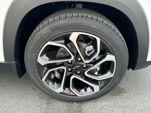 New 2026 Chevrolet Trax RS w/ Sunroof Package image 15