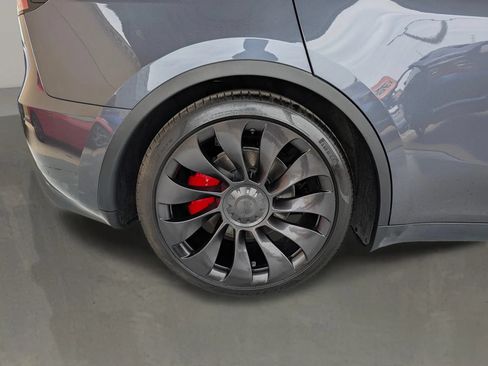 Used 2022 Tesla Model Y Performance AWD/4WD image 32