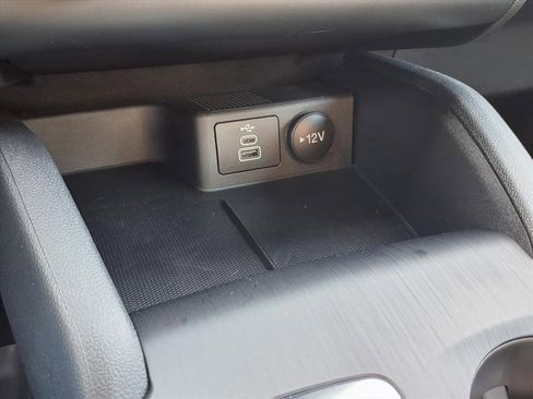 Used 2025 Ford Escape ST-Line w/ Cold Weather Package image 10