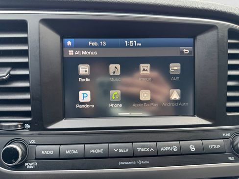 Used 2017 Hyundai Elantra Limited image 15