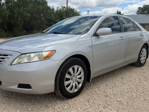 Used 2007 Toyota Camry LE FWD image 1