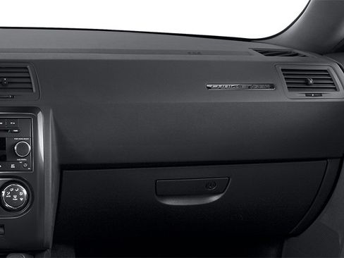 Used 2014 Dodge Challenger SXT RWD image 17