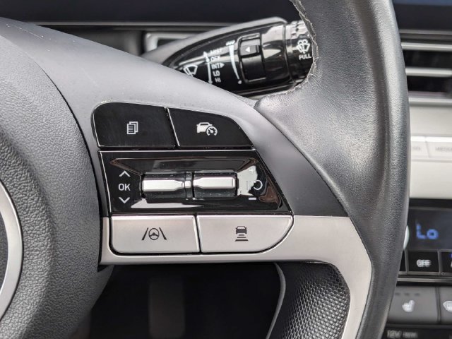 Used 2025 Hyundai Elantra Limited FWD image 28