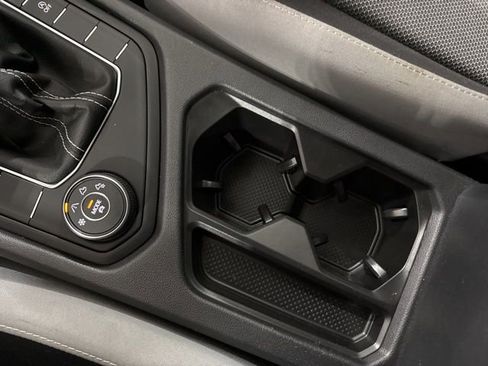 Certified 2022 Volkswagen Taos S image 19