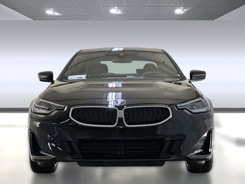 Used 2025 BMW 230i Coupe w/ Convenience Package image 5