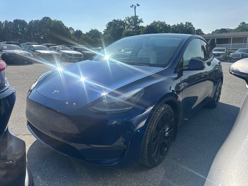 Used 2022 Tesla Model Y Performance AWD/4WD image 1