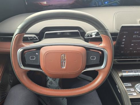 Certified 2024 Lincoln Nautilus Black Label image 14