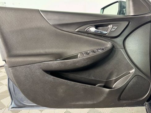 Used 2020 Chevrolet Malibu LT image 38