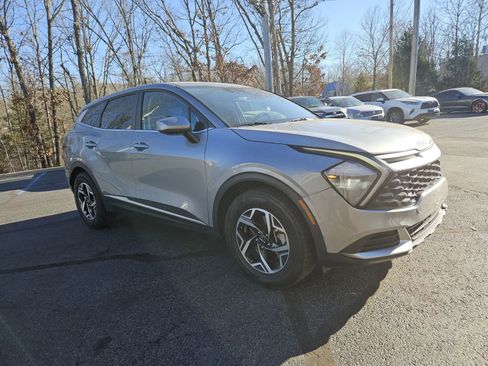 Used 2023 Kia Sportage LX image 5