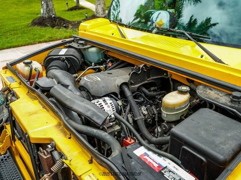 Used 2003 HUMMER H2 w/ Preferred Equipment Group image 15