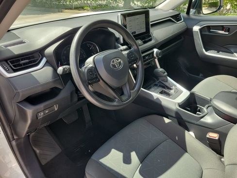 Used 2025 Toyota RAV4 XLE FWD image 15