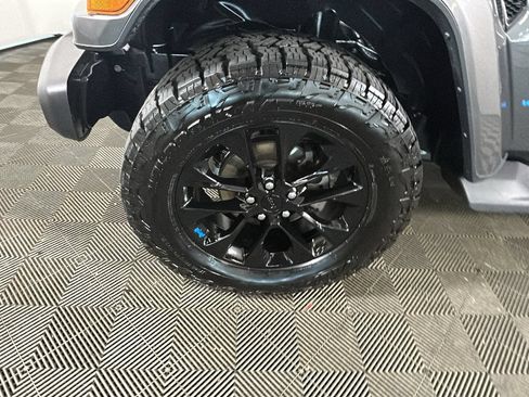 Used 2023 Jeep Wrangler Unlimited Sahara AWD/4WD image 10