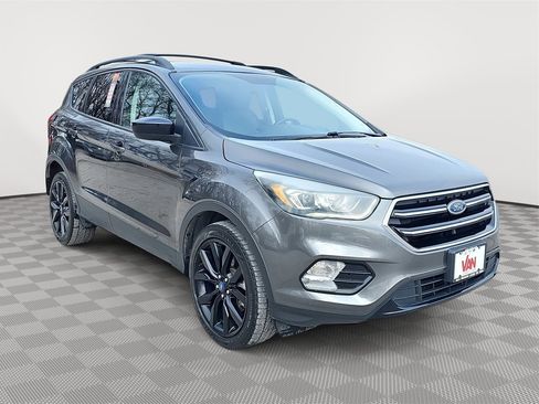Used 2019 Ford Escape SE image 3